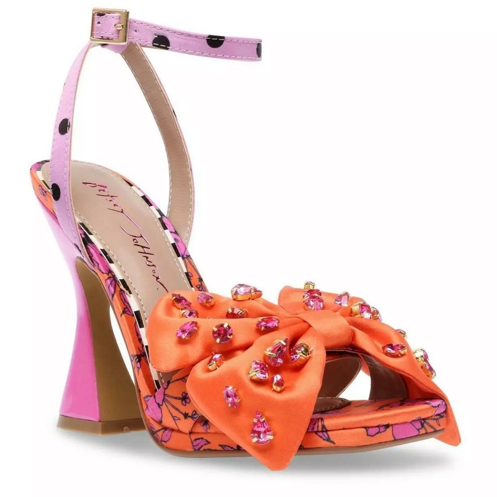 LOISE by Betsey Johnson flared heel